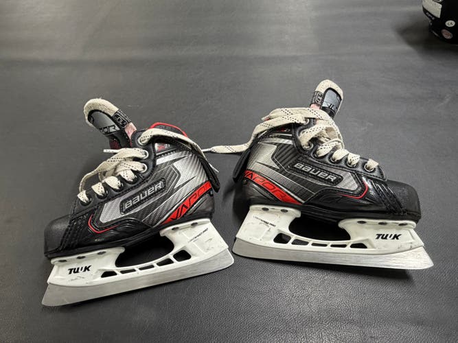 Bauer Vapor X2.7 Hockey Goalie Skates Regular Width 10 (Used)