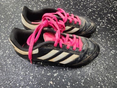Used Adidas Soccer Cleats Black And White Junior 01.5 11849-S000031701
