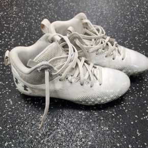 Used Under Armour SPOTLIGHT Jr FB Cleats White Junior 04 11849-S000032728