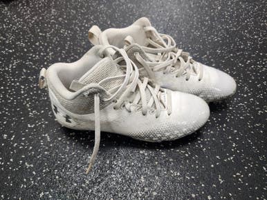 Used Under Armour SPOTLIGHT Jr FB Cleats White Junior 04 11849-S000032728