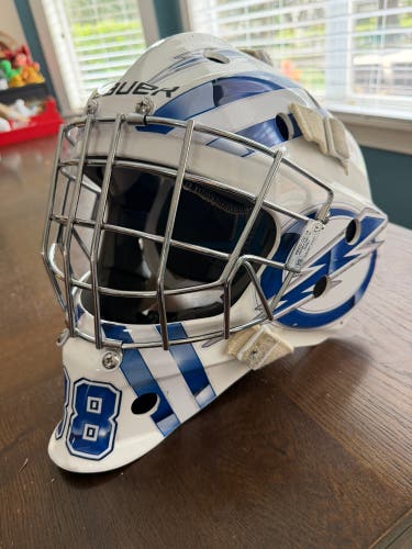 Senior Small/Medium Bauer 930 Goalie Mask (Used)