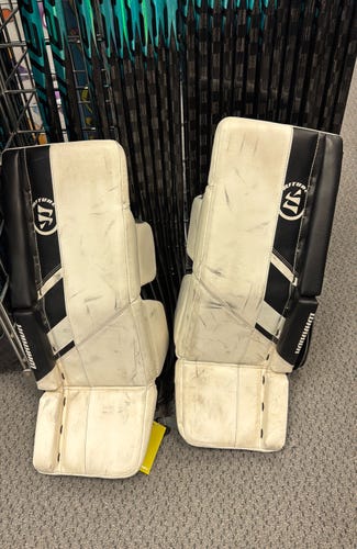24" + 1" Warrior RG5 Ritual G5 (Used) White Junior Goalie Leg Pads Jr ice hockey goal