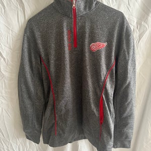 Detroit Red Wjngs Men’s Medium 1/4 Zip Gray and Red