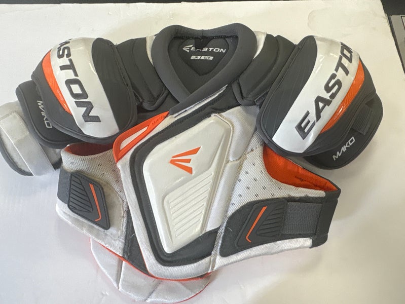 Small Junior Easton Mako Shoulder Pads (Used)