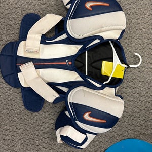 Senior small Nike V7 Shoulder Pads Sr Sm ice hockey rare vintage