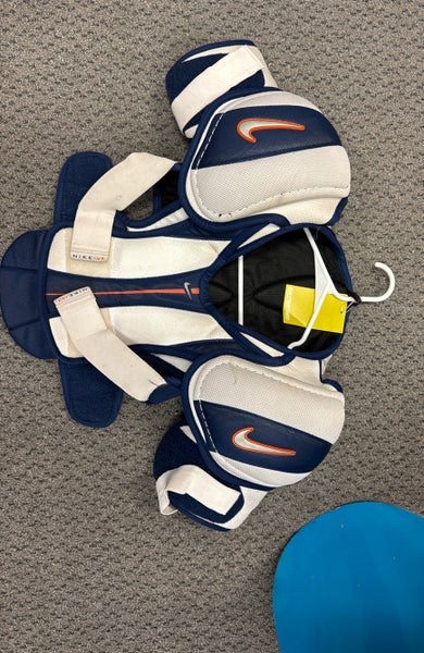 Senior small Nike V7 Shoulder Pads Sr Sm ice hockey rare vintage