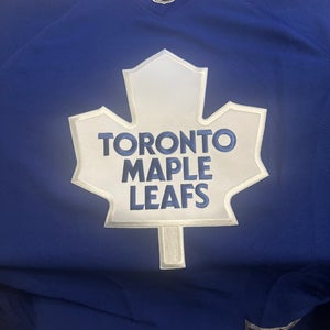 Toronto Maple Leafs XXL jersey.