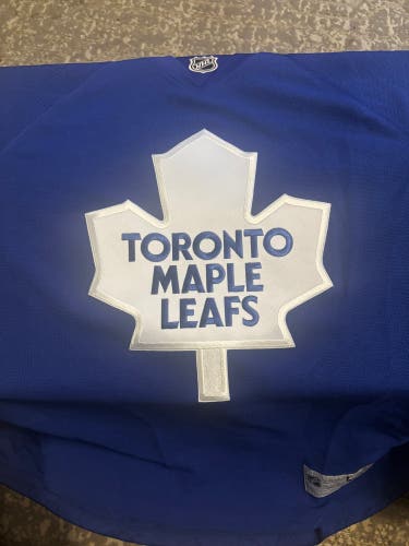 2007-2010 Toronto Maple Leafs XXL jersey.