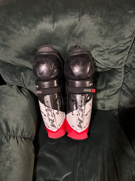 Senior CCM JetSpeed FT4 15" Shin Pads (Used)