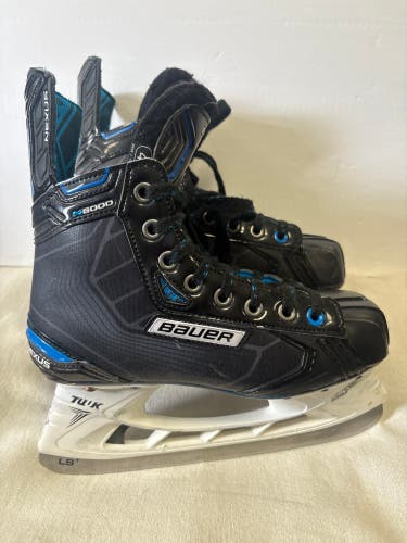 Bauer Nexus 8000 Hockey Skates Extra Wide Width Size 4.5 (Used)