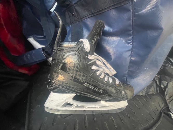 Bauer Supreme Mach Hockey Skates Size 4.5 (Used)