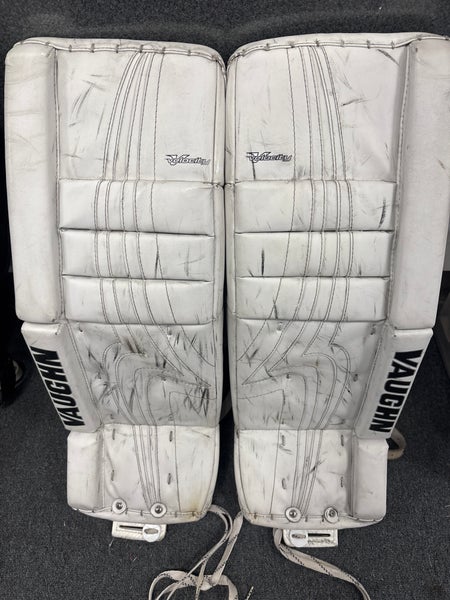 26" Vaughn Pro V Elite Goalie Leg Pads (Used)
