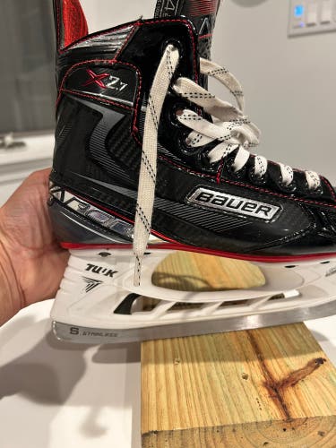 Bauer Vapor X2.7 Hockey Skates Size 4.5 (Used)
