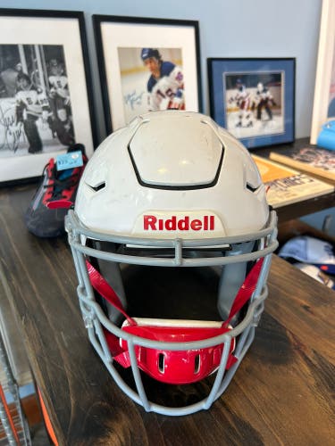 Medium Adult Riddell SpeedFlex Helmet (Used)