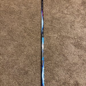 Senior Bauer Vapor FlyLite Right Handed Hockey Stick P28 (New)