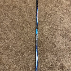 Senior Bauer Vapor FlyLite Right Handed Hockey Stick P28 (New)