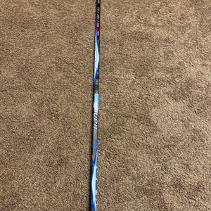 Senior Bauer Vapor FlyLite Right Handed Hockey Stick P28 (New)