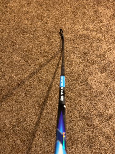 Senior Bauer Vapor FlyLite Right Handed Hockey Stick P28 (New)
