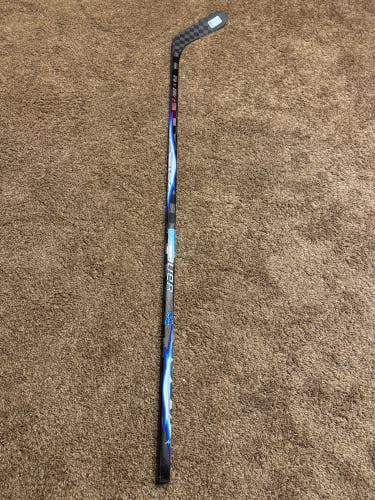 Senior Bauer Vapor FlyLite Right Handed Hockey Stick P28 (New)