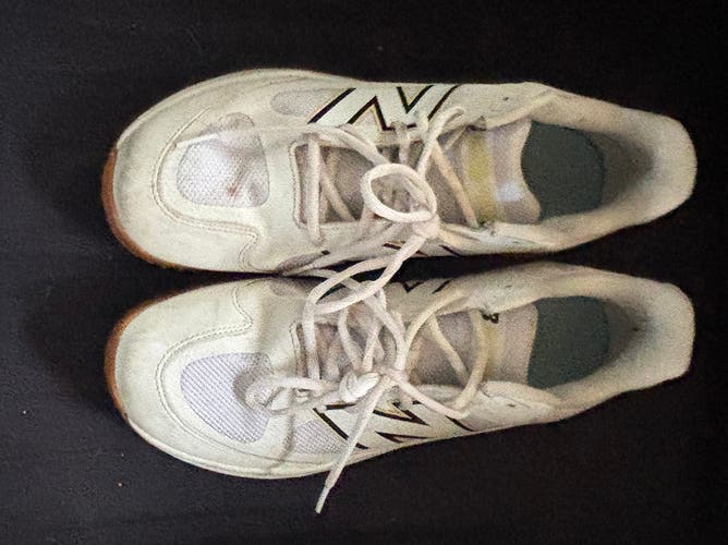 White Men's Size M 11.0 (W 12.0) Adult New Balance Shoes (Used)