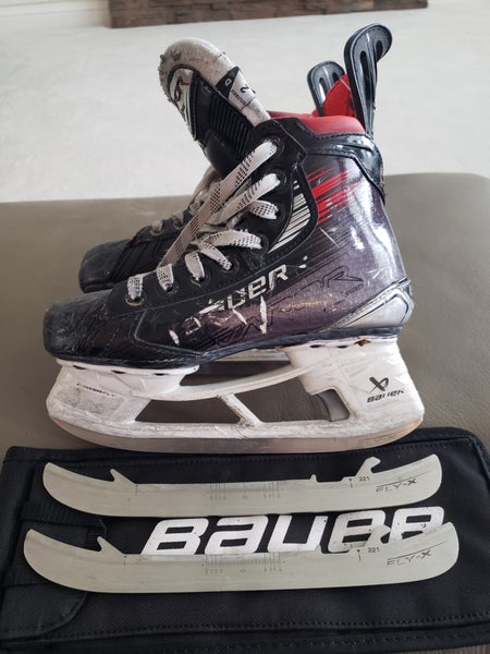 Bauer Vapor X5 Pro Hockey Skates Regular Width Size 2 (Used)