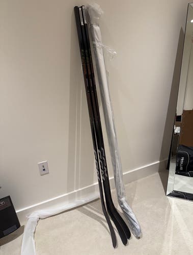 Intermediate CCM RibCor Trigger 9 Pro Left Hand Hockey Stick P86 Pro Stock (New)