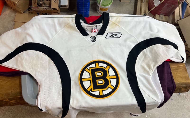 Boston Bruins White XL Men's Reebok Jersey (Used)