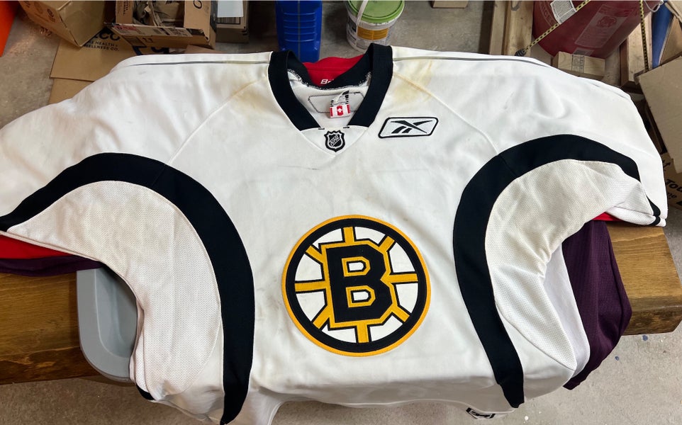 Boston Bruins White XL Men's Reebok Jersey (Used)