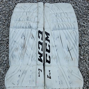 33" CCM Extreme Flex E4.9 Goalie Leg Pads (Used)