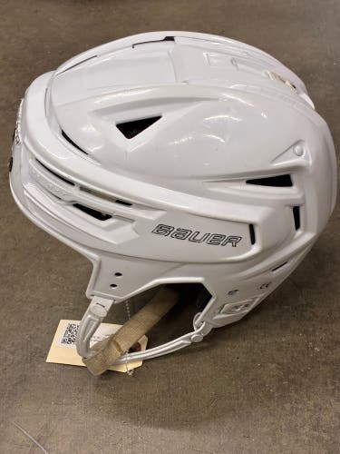 White Medium Bauer Re-Akt 150 Helmet (Used)