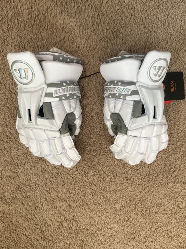 Warrior Burn XP2 Lacrosse Gloves Large (New)