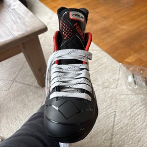 Brand New True HZRDUS 7X Hockey Skates Regular Width 8 (New)