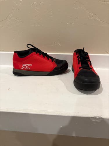 Men's Size M 11.5 (W 12.5) Adult Ride Shoes (Used)