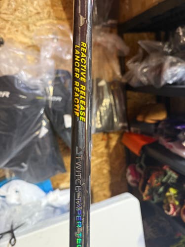 Youth Bauer Vapor FlyLite Left Hand Hockey Stick P28 (New)