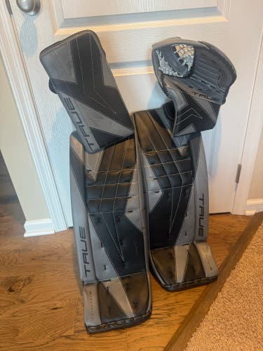 28+2 2024 True Catalyst PX5 Regular Goalie Full Set (Used)