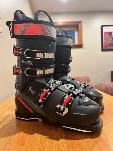Mondo 27 & 27.5 Men's Nordica SPEEDMACHINE 3 110 Ski Boots Medium Flex (Used)