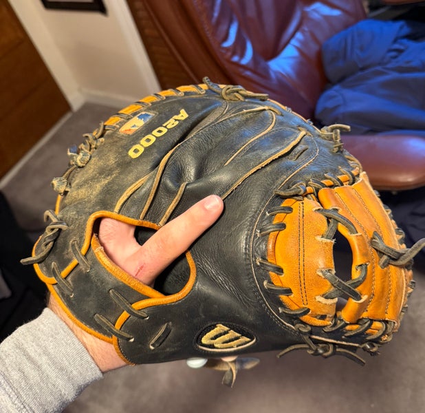 Wilson A2000 Catcher's Baseball Glove 32.5" Pudge Model (Used)