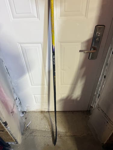 Youth Bauer Vapor FlyLite Left Hand Hockey Stick (New)