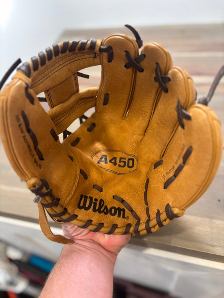 Wilson A450 RH Baseball Glove 10.75"