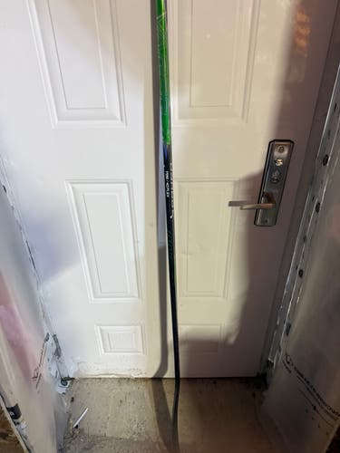 Youth Bauer Vapor FlyLite Left Hand Hockey Stick P28 (New)