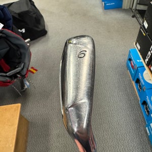 Men's TaylorMade Burner 2009 9 Iron Right Handed Regular Flex Graphite Shaft (Used) single