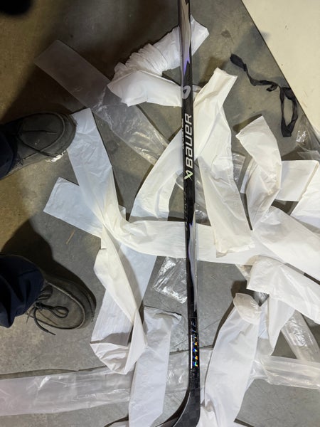 Youth Bauer Vapor FlyLite Left Hand Hockey Stick P28 (New)