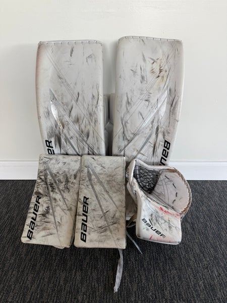 35" Bauer Hyperlite 2 Regular Goalie Full Set Pro Stock (Used)