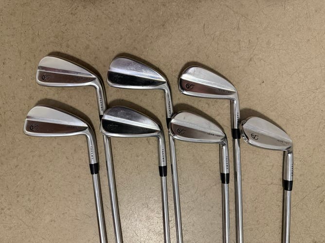 101 Right Handed Iron Set Regular Flex Steel Shaft (Used)