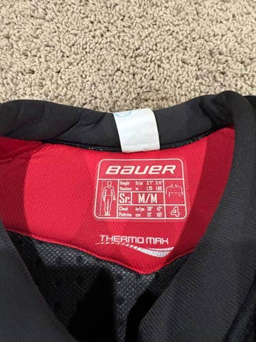 Men's Medium Senior Shoulder Pads (New)