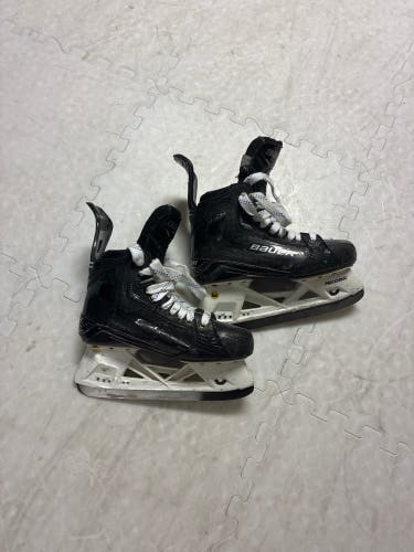 Bauer Supreme Mach Hockey Skates Regular Width 7 (Used)