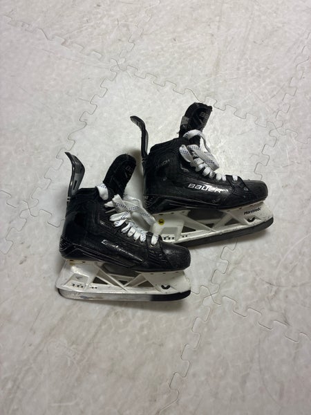 Bauer Supreme Mach Hockey Skates Regular Width 7 (Used)