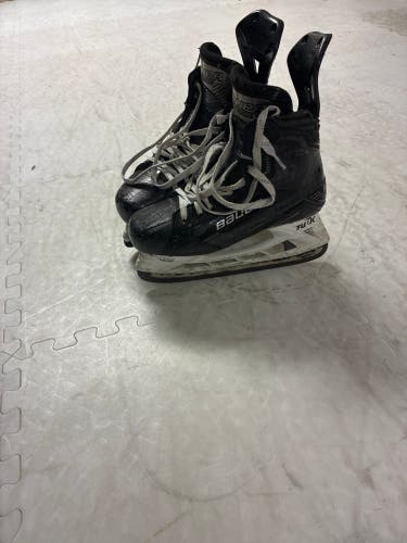 Bauer Supreme Mach Hockey Skates Regular Width 8 (Used)