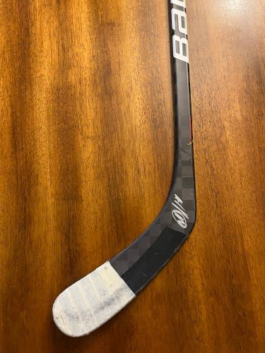 Senior Bauer Vapor Hyperlite Right Handed Hockey Stick Pro Stock (New)