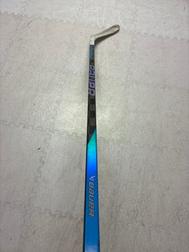 Intermediate Bauer Nexus Sync Right Handed Hockey Stick P28 (Used)